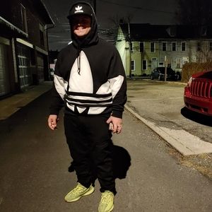 Meet your Posher, Breyner